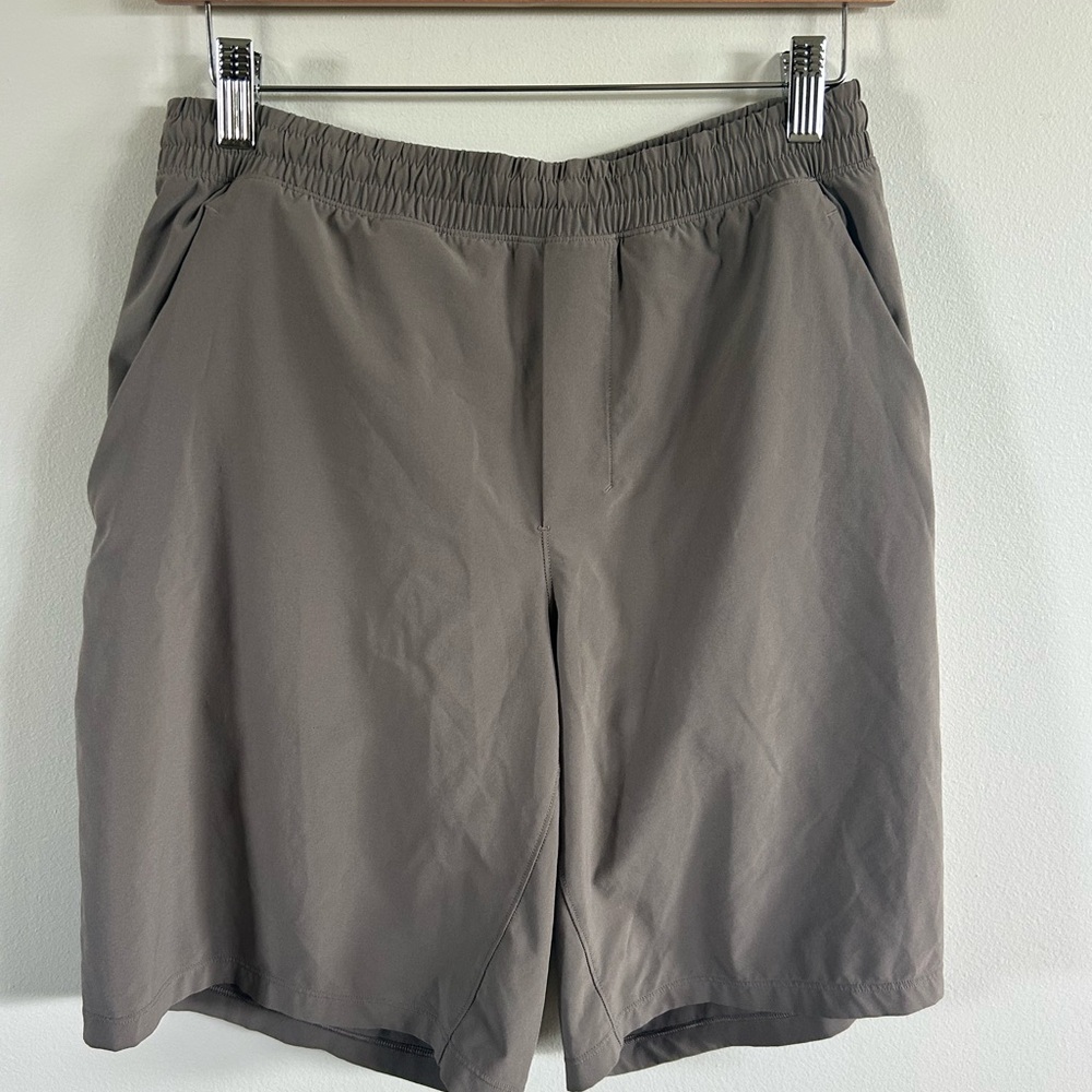 lululemon athletica Men's gray Athletic Shorts medium